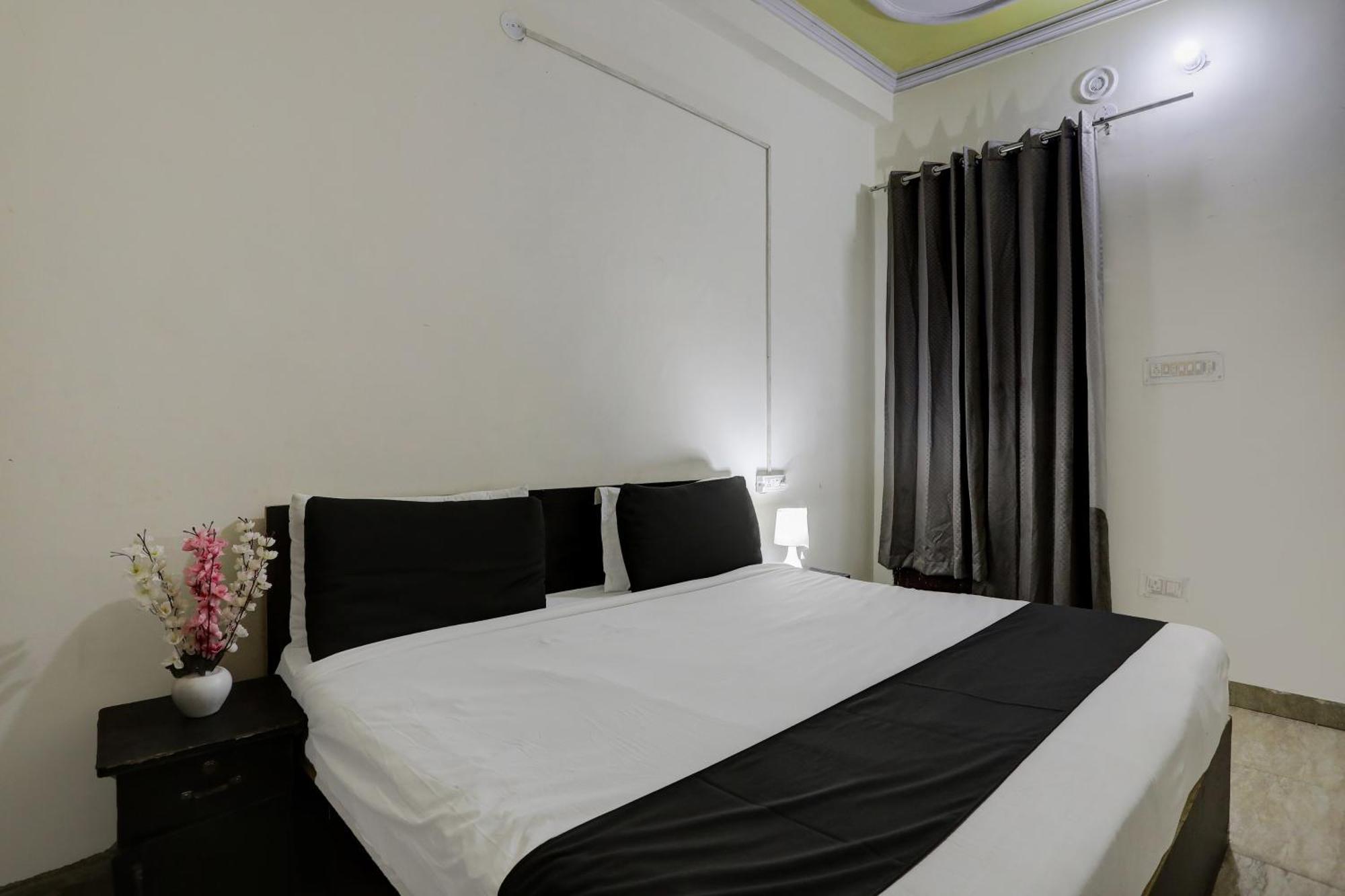 Hotel O Thirty Inns Noida Eksteriør billede